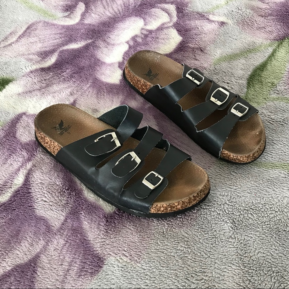 Shiekh Triple Buckle Womenโs Slide Sandals